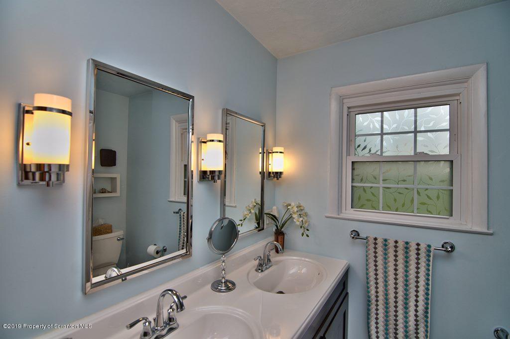 107 Hillcrest Road Moscow, PA 18444 - Photo 37 of 58