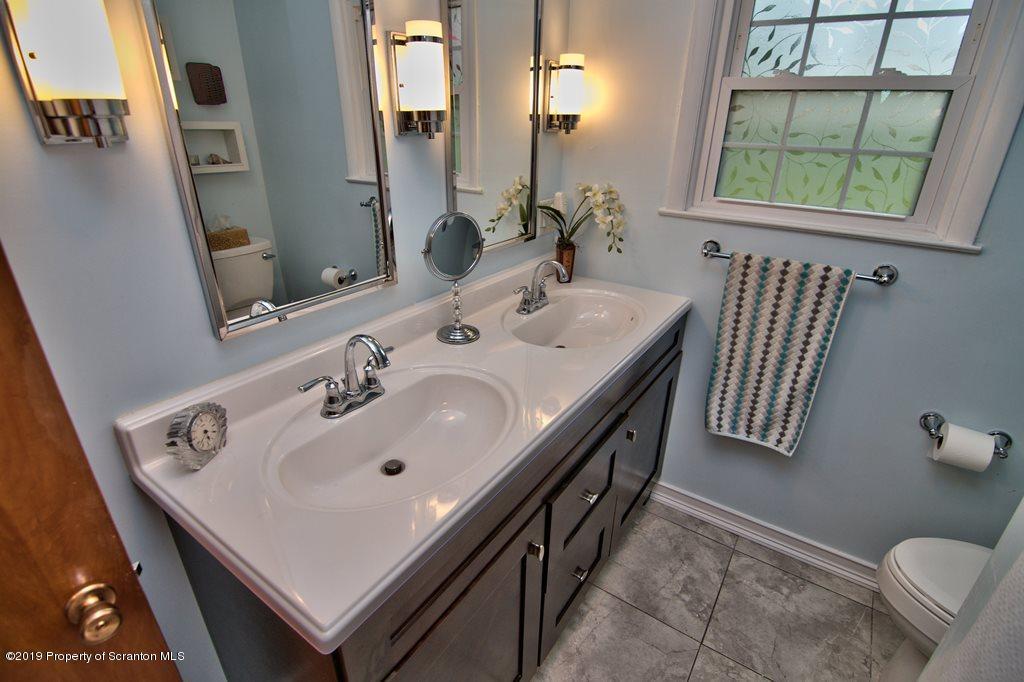 107 Hillcrest Road Moscow, PA 18444 - Photo 39 of 58