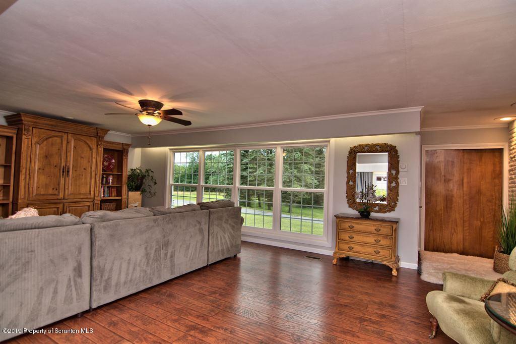 107 Hillcrest Road Moscow, PA 18444 - Photo 6 of 58