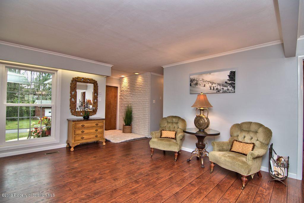 107 Hillcrest Road Moscow, PA 18444 - Photo 7 of 58