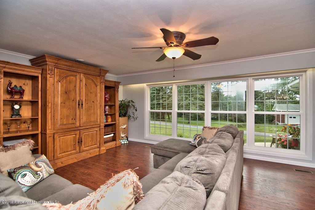 107 Hillcrest Road Moscow, PA 18444 - Photo 8 of 58