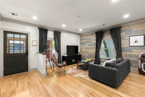 $549,900 | 209 Hampshire Avenue, Decatur, GA 30030