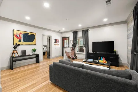 $549,900 | 209 Hampshire Avenue, Decatur, GA 30030