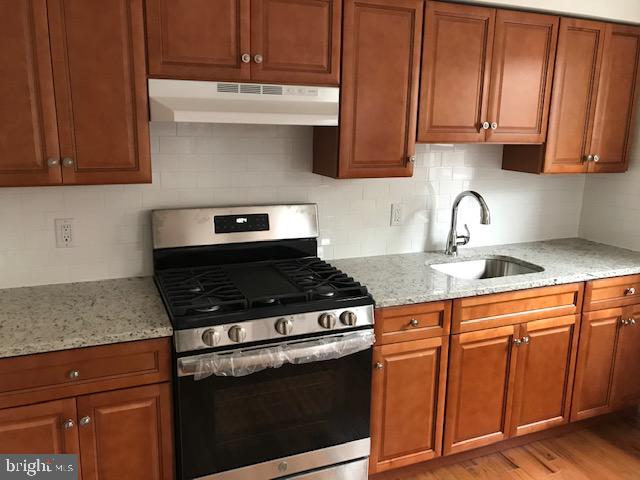 353 Avon Road Upper Darby, PA 19082 - Photo 4 of 12