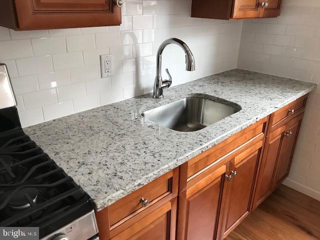 353 Avon Road Upper Darby, PA 19082 - Photo 5 of 12