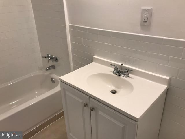 353 Avon Road Upper Darby, PA 19082 - Photo 9 of 12
