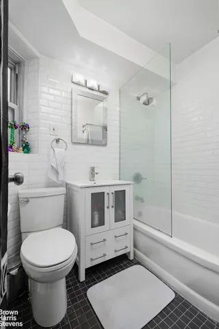 $429,000 | 166 East 35th Street, Unit 7A | Murray Hill