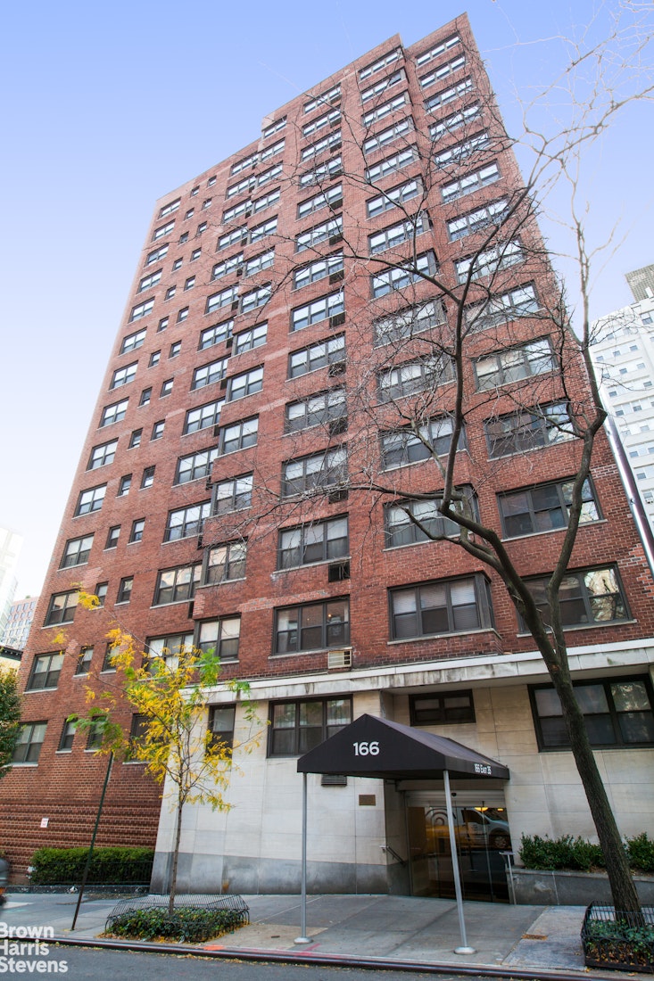 166 East 35th Street, Unit 7A Manhattan, NY 10016 - Photo 6 of 15 a front view of a building