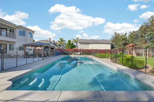 $1,300,000 | 2853 Carolina Avenue, Clovis, CA 93611