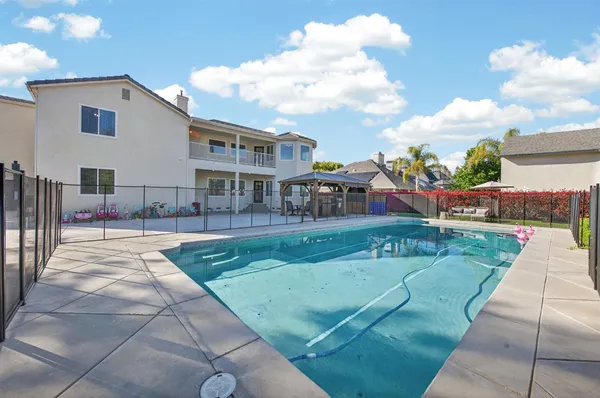 $1,300,000 | 2853 Carolina Avenue, Clovis, CA 93611