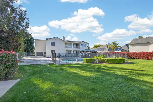 $1,300,000 | 2853 Carolina Avenue, Clovis, CA 93611