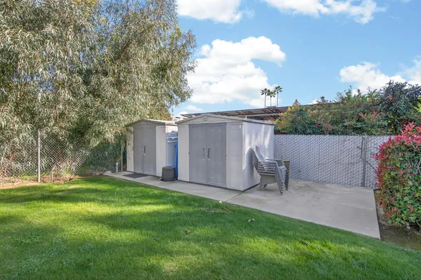 $1,300,000 | 2853 Carolina Avenue, Clovis, CA 93611