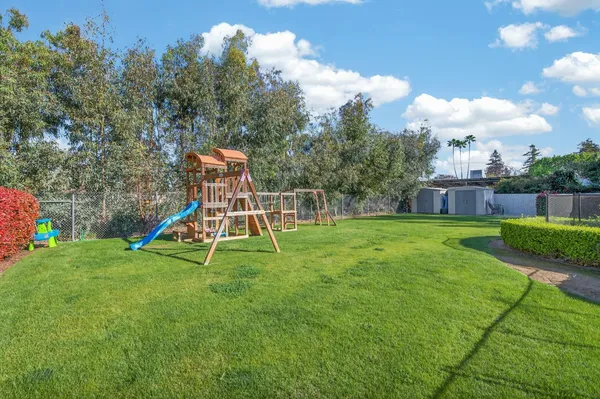 $1,300,000 | 2853 Carolina Avenue, Clovis, CA 93611