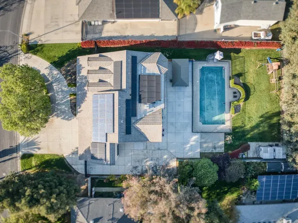 $1,300,000 | 2853 Carolina Avenue, Clovis, CA 93611