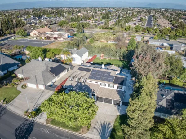 $1,300,000 | 2853 Carolina Avenue, Clovis, CA 93611