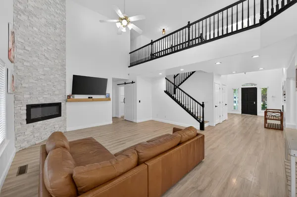 $1,300,000 | 2853 Carolina Avenue, Clovis, CA 93611