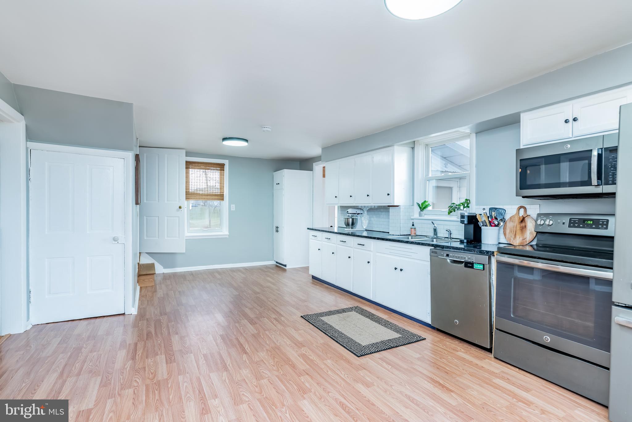 780 Longs Gap Road Carlisle, PA 17013 - Photo 12 of 31 Stainless appliances stay with the home