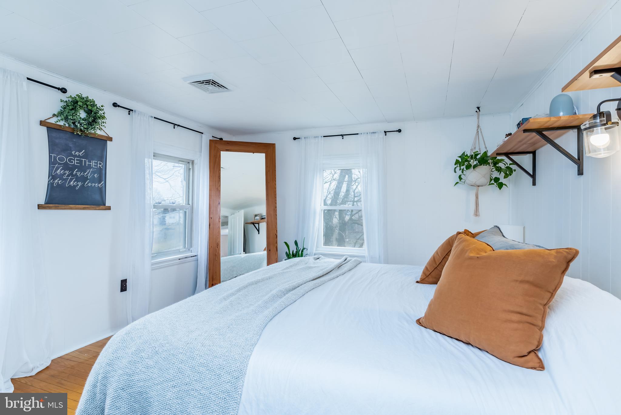 780 Longs Gap Road Carlisle, PA 17013 - Photo 22 of 31 Primary bedroom is very comfortable