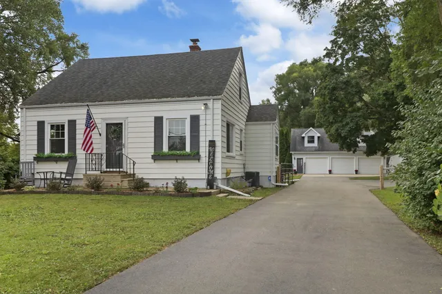 $550,000 | 9105 Gittings Road, Mount Pleasant, WI 53406