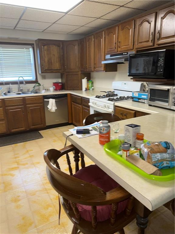 600 Edgewood Drive Apollo, PA 15613 - Photo 14 of 22 Large island with flowing counter space.