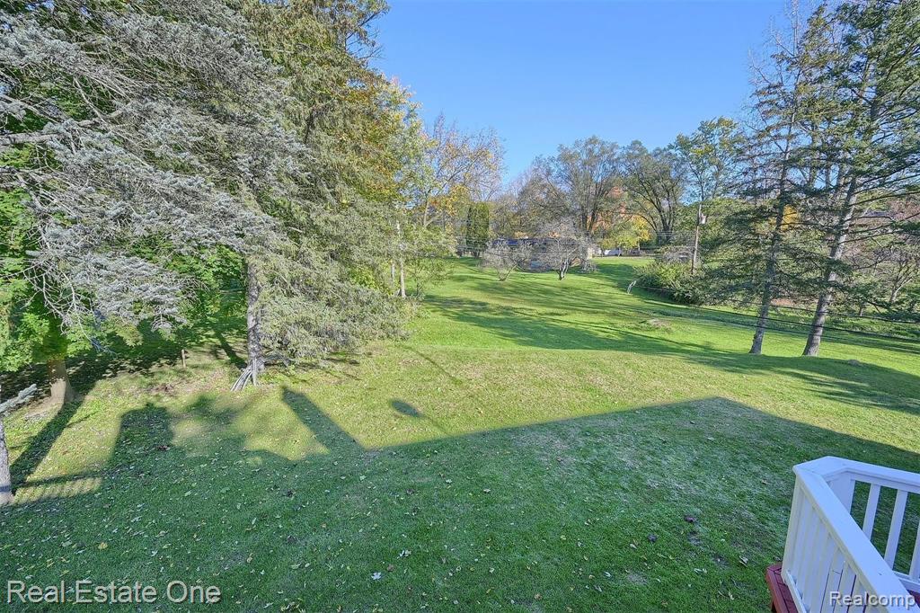 2060 Bretton Drive South Rochester Hills, MI 48309 - Photo 33 of 39
