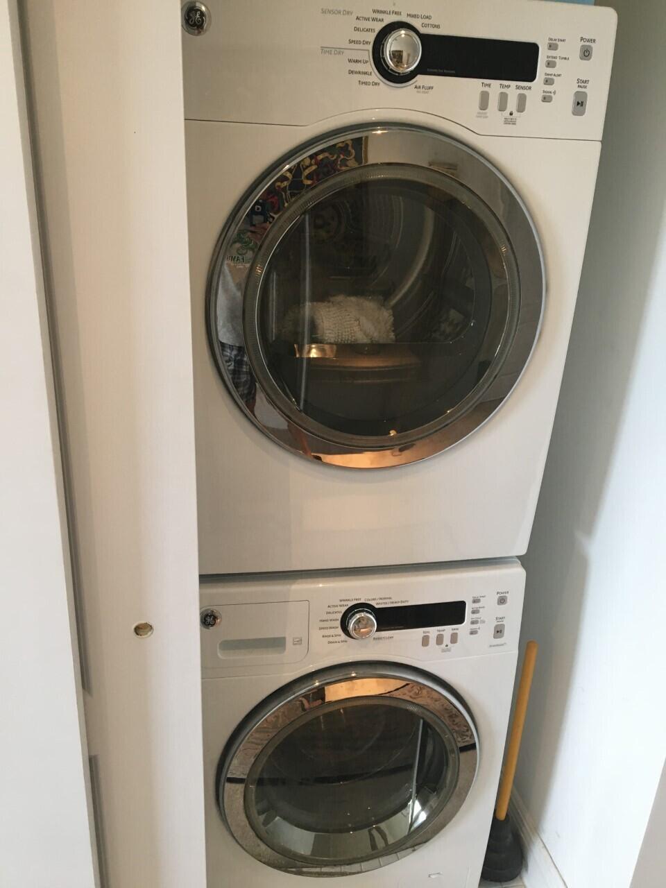 555 Northwest 35th Place Boca Raton, FL 33431 - Photo 37 of 43 a utility room with dryer and washer