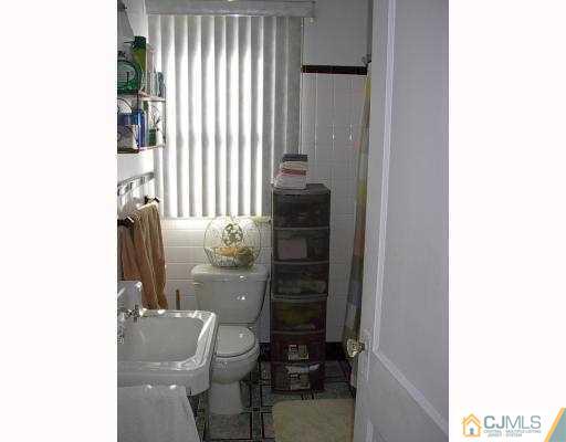 108 Rector Street Perth Amboy, NJ 08861 - Photo 5 of 10 Gallery Image 5