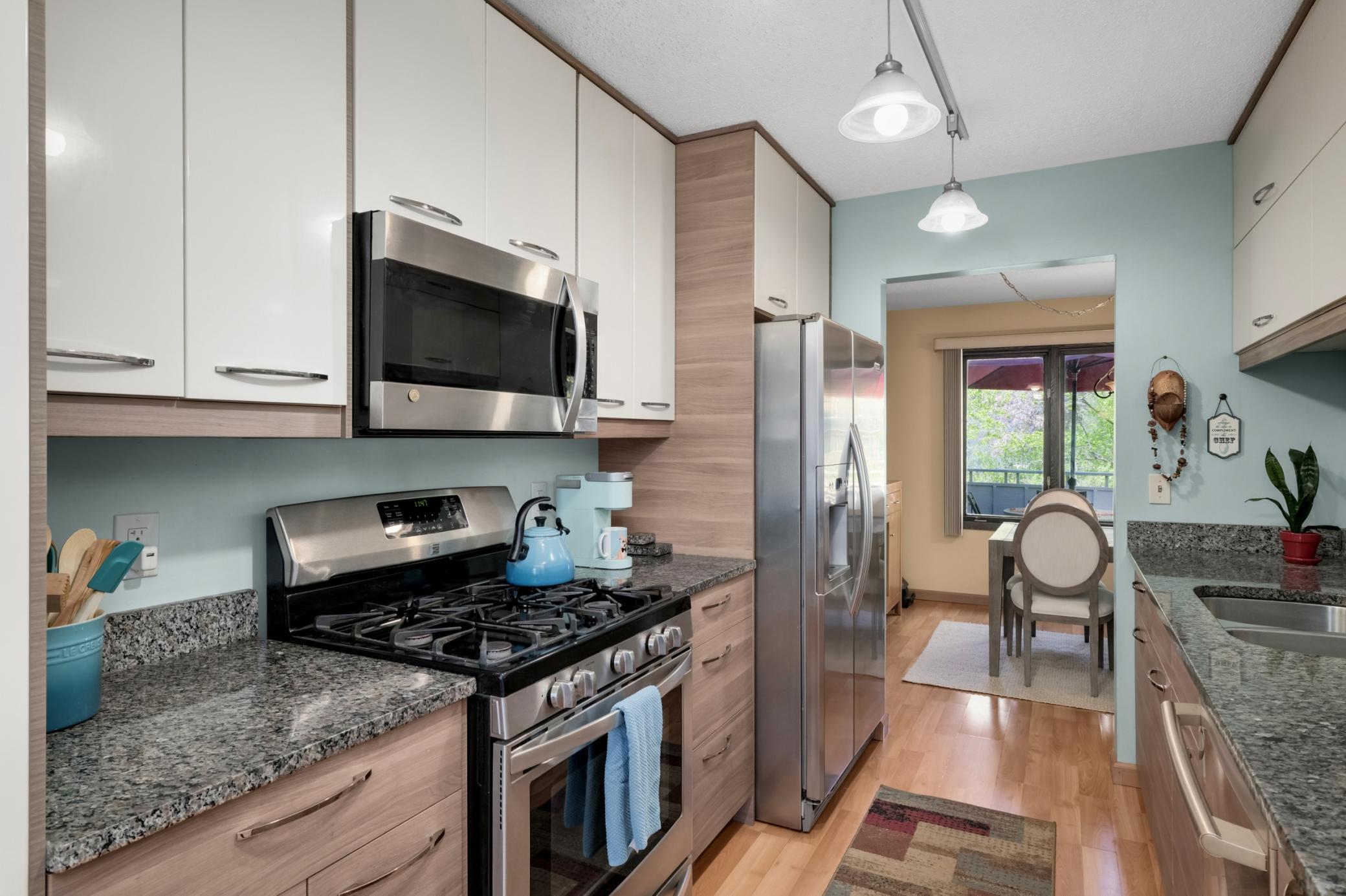 10203 Scarborough Road Bloomington, MN 55437 - Photo 10 of 41 Gallery Image 10