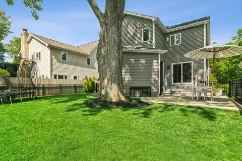 $995,000 | 716 South Highland Avenue, Barrington, IL 60010