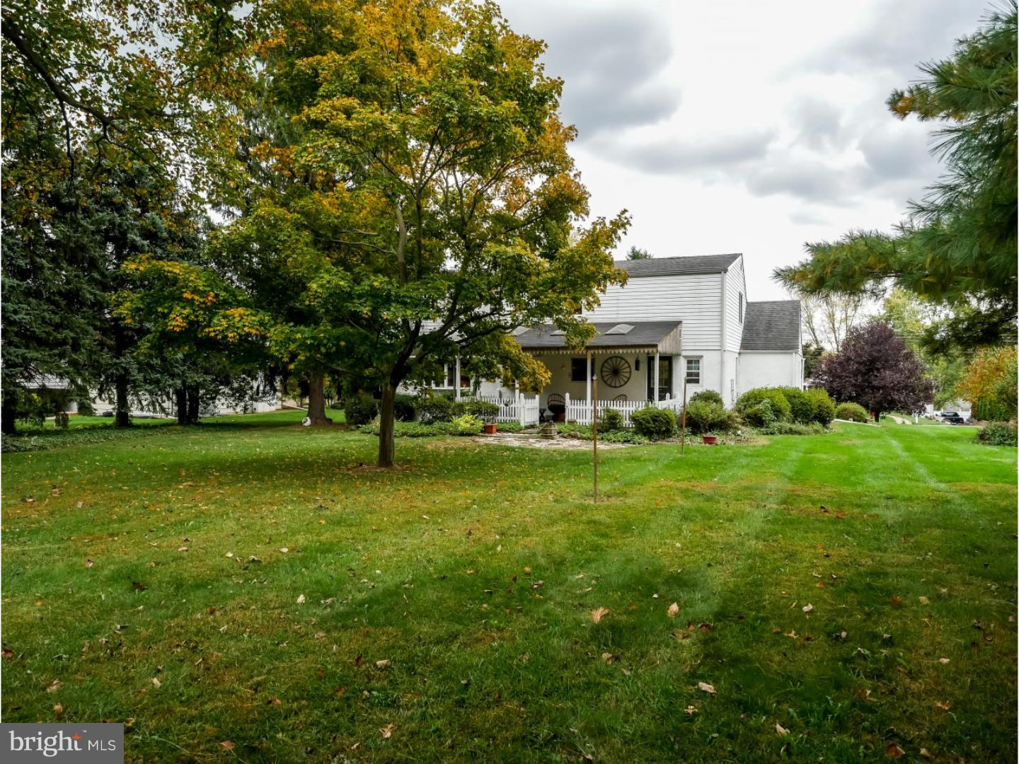 41 Starling Road Holland, PA 18966 - Photo 21 of 21 Back Yard