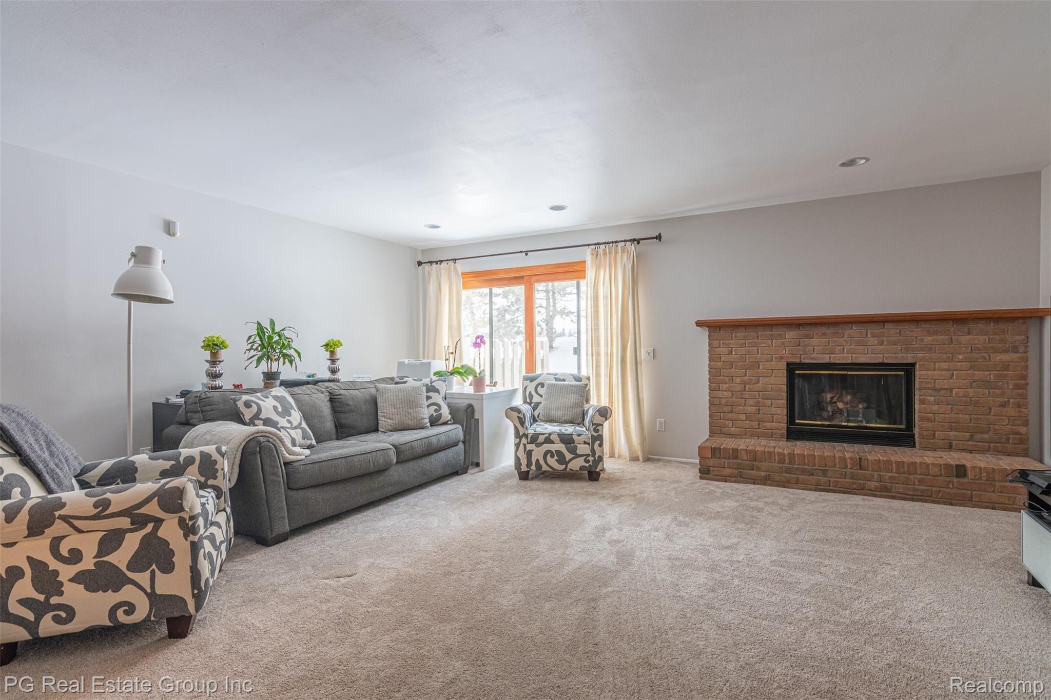 554 Tennyson Rochester, MI 48307 - Photo 8 of 28 554 Tennyson-8.jpg