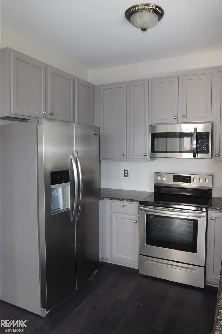 51976 Rivard Road New Baltimore, MI 48047 - Photo 9 of 30 50029784-8.JPG