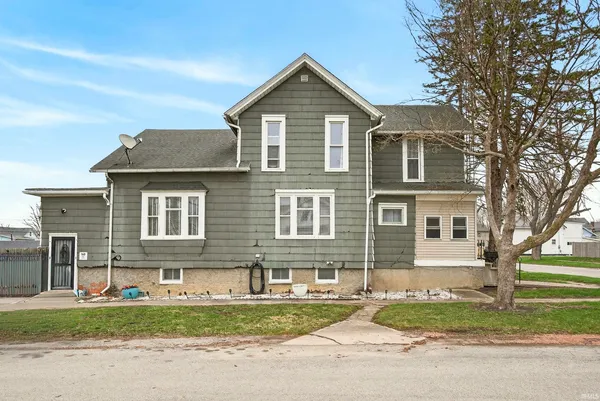 $219,995 | 500 East King Street, Garrett, IN 46738