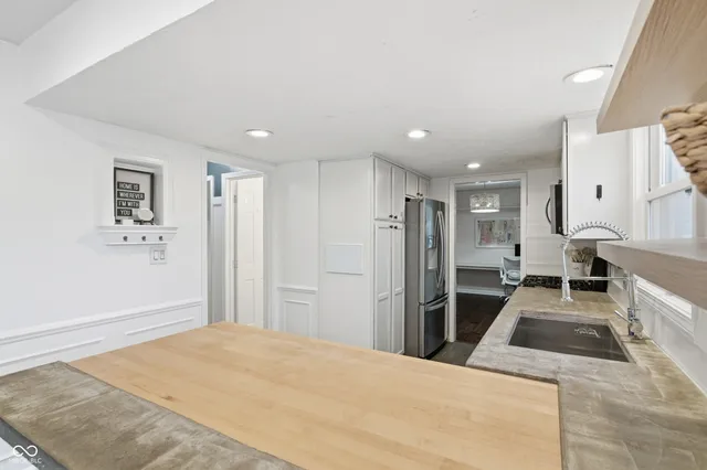 $379,900 | 2711 Pomona Court, Indianapolis, IN 46268