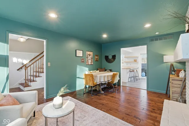 $379,900 | 2711 Pomona Court, Indianapolis, IN 46268