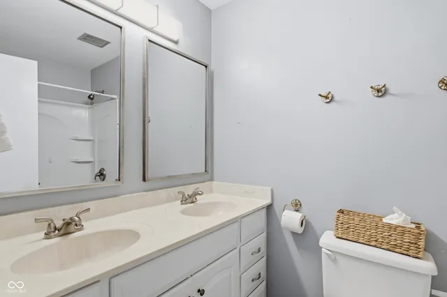 $379,900 | 2711 Pomona Court, Indianapolis, IN 46268