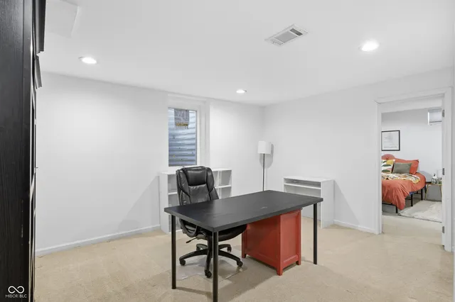 $379,900 | 2711 Pomona Court, Indianapolis, IN 46268