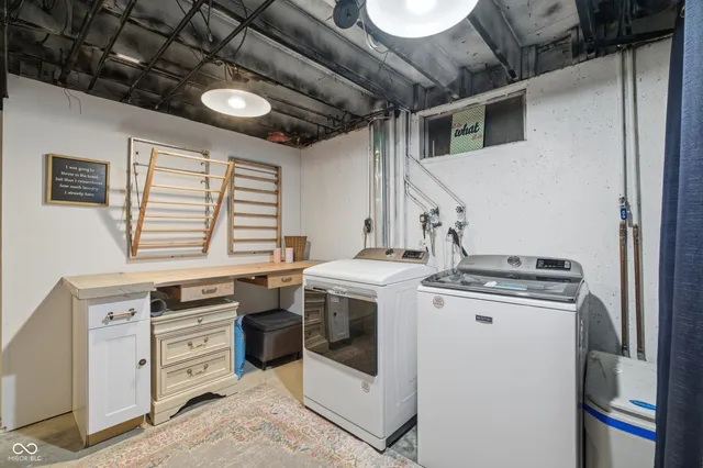 $379,900 | 2711 Pomona Court, Indianapolis, IN 46268