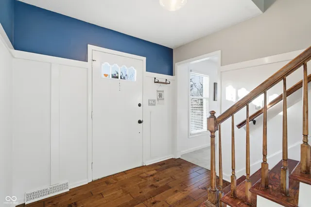 $379,900 | 2711 Pomona Court, Indianapolis, IN 46268