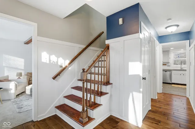 $379,900 | 2711 Pomona Court, Indianapolis, IN 46268