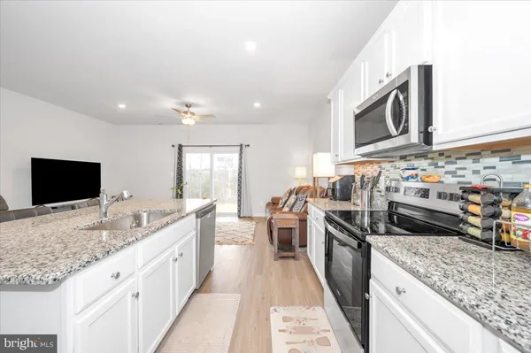 $276,900 | 31 Bloomsbury Street, Falling Waters, WV 25419