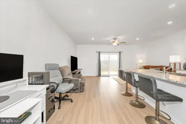 $276,900 | 31 Bloomsbury Street, Falling Waters, WV 25419