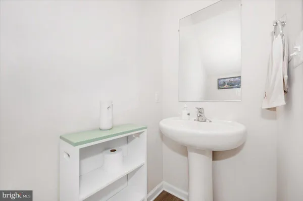 $276,900 | 31 Bloomsbury Street, Falling Waters, WV 25419