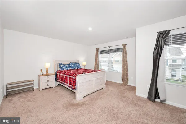 $276,900 | 31 Bloomsbury Street, Falling Waters, WV 25419