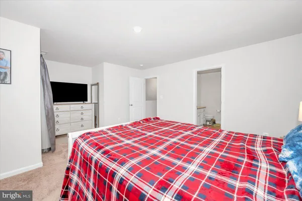 $276,900 | 31 Bloomsbury Street, Falling Waters, WV 25419