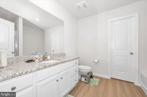 $276,900 | 31 Bloomsbury Street, Falling Waters, WV 25419