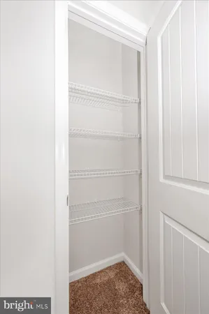 $276,900 | 31 Bloomsbury Street, Falling Waters, WV 25419