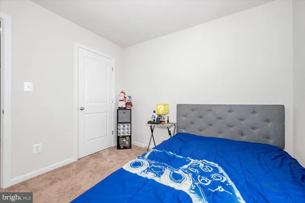 $276,900 | 31 Bloomsbury Street, Falling Waters, WV 25419