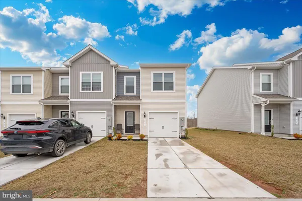 $276,900 | 31 Bloomsbury Street, Falling Waters, WV 25419