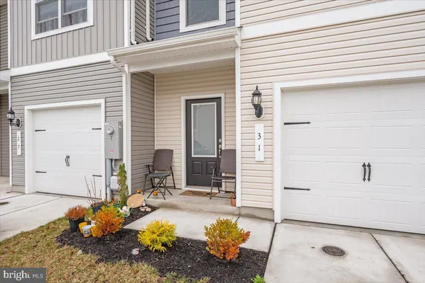 $276,900 | 31 Bloomsbury Street, Falling Waters, WV 25419